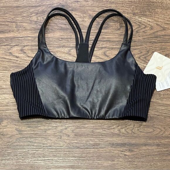 NWT FABLETICS Principal Motion365+ Low Impact Bra Black Shine Size XS - Picture 2 of 11